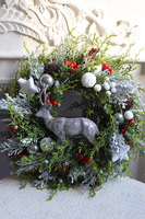 Leśne Ostępy, bożonarodzeniowy wianek na drzwi