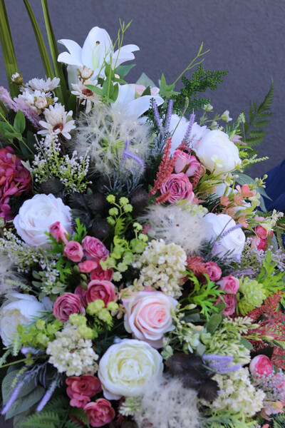 Dandelion Memory, bogata wiązanka nagrobna