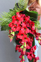 Mieczyki Czerwień 2, bukiet nagrobny we wkładzie