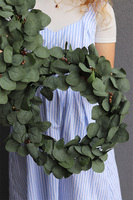 Eukaliptusowy Simple, zielony wianek na drzwi