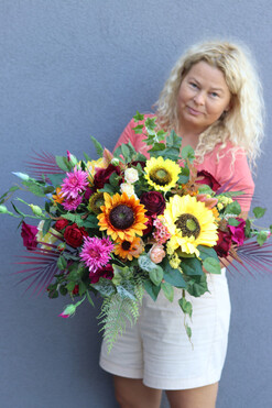 Barwy Jesieni, kompozycja nagrobna w naczyniu, wym.30x70cm 