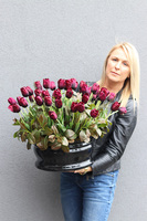 Bordo Tulips Amsterdam, dekoracja nagrobna z tulipanami