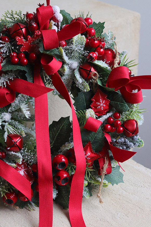 Winter Bells, świąteczny wianek na drzwi