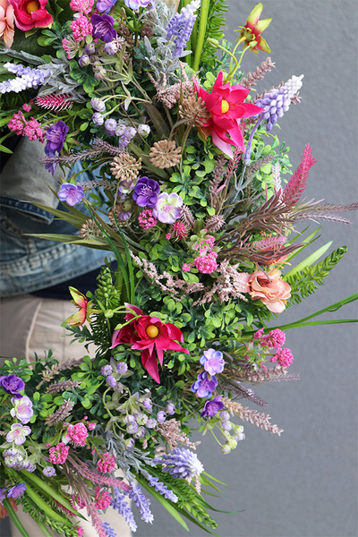 Wichry Namiętności, kwiatowy wianek dekoracyjny