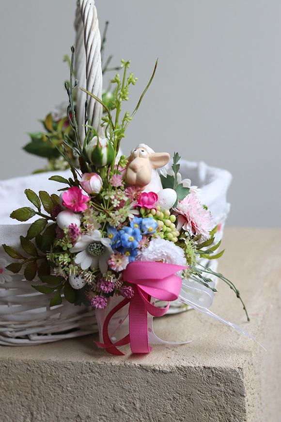 Wiejska Chata, dekorowany koszyczek wielkanocny