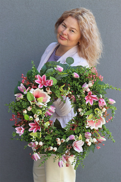 Pink Dilettina, wianek na drzwi z magnolią i szachownicą, śr.52cm