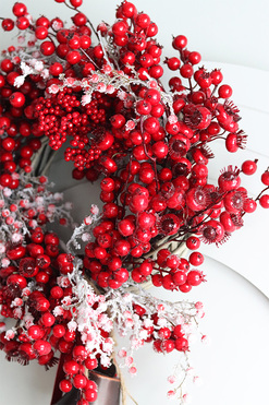 Red Winter, świąteczny wianek dekoracyjny, śr.47cm