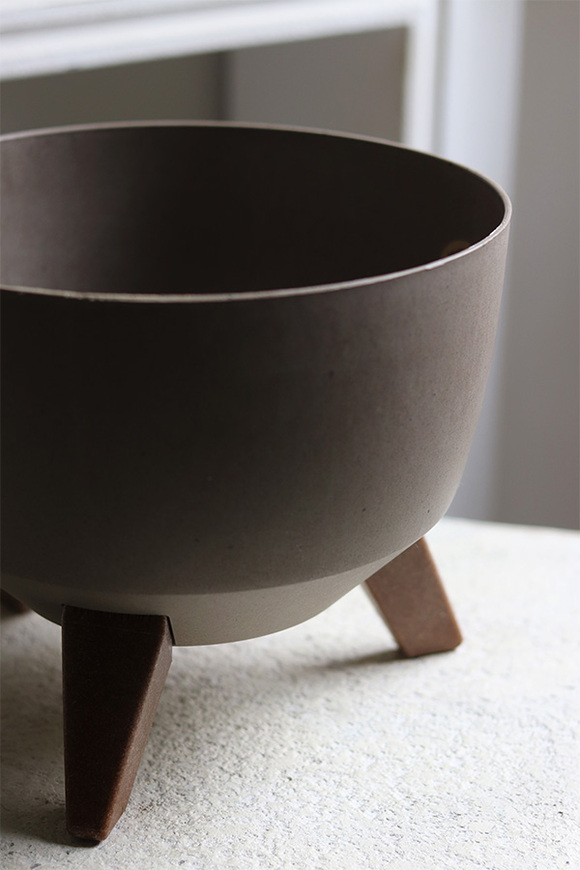 Roma Eco, osłonka doniczka na nóżkach, latte, wym.16x24cm