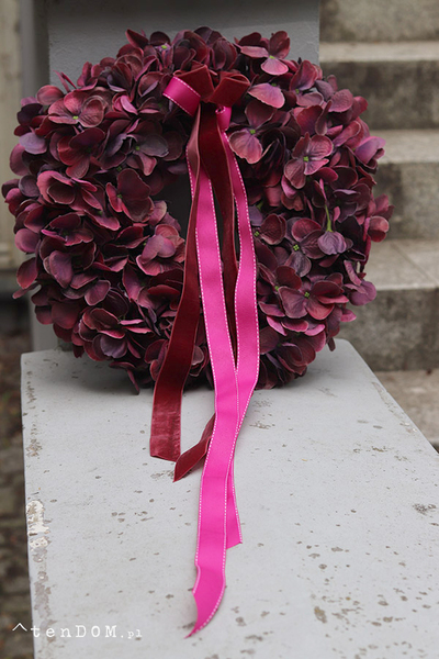 Hortensje Fioletti, wianek na drzwi z hortensji