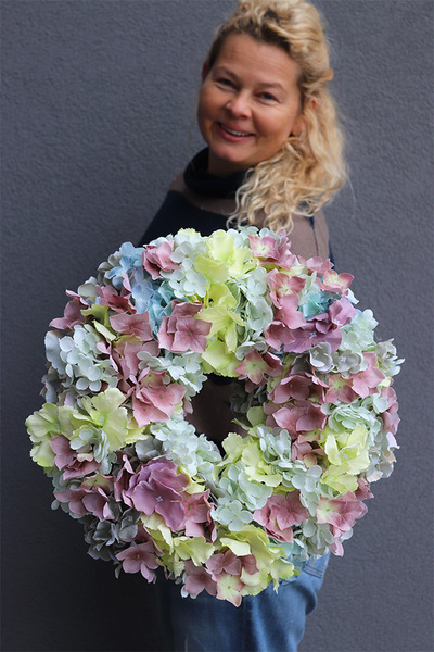 Bellia Hortensja, bogaty wianek dekoracyjny	