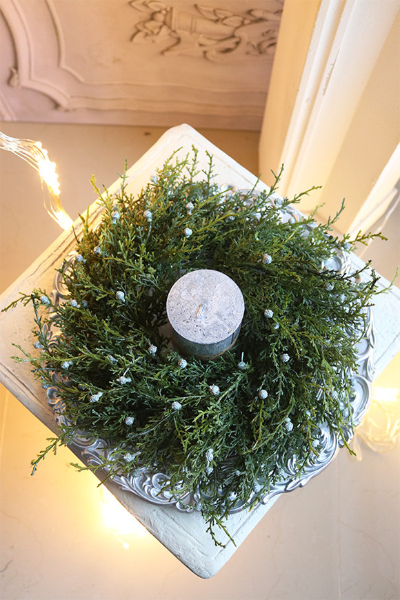 Green Dekory, stroik ze świecą na talerzu