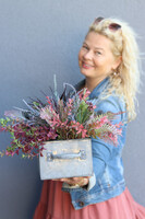 Veroni, kompozycja kwiatowa w metalowej szufladzie