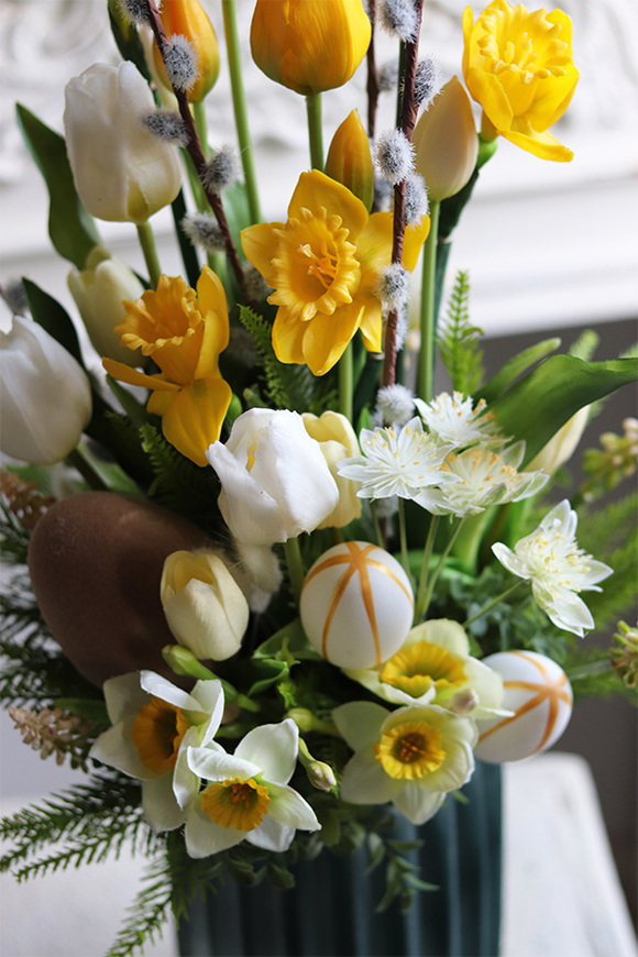 stroik wielkanocny / kompozycja kwiatowa Herra Easter, wys.68cm