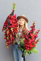 Mieczyki Czerwień 2, bukiet nagrobny we wkładzie