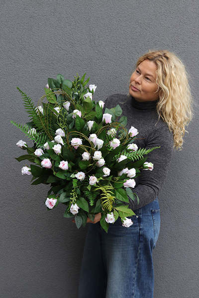 Różane Pink Volcan, komplet dekoracji nagrobnych