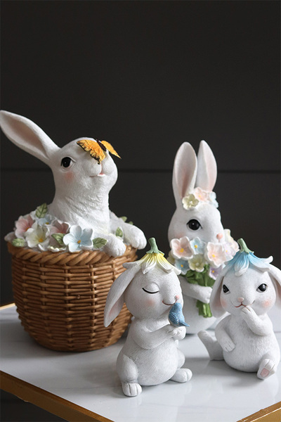 Sweetie Bunny, wielkanocna figurka zajączek, żółty kwiatek na głowie