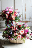 Bella Lux Corrida, kompozycja kwiatowa w szklanym wazonie