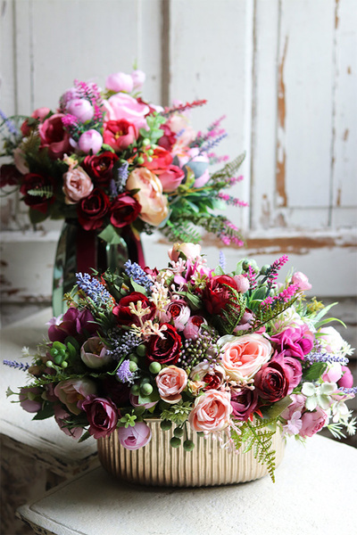 Bella Lux Corrida, kompozycja kwiatowa w szklanym wazonie