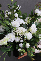 Białe Wspomnienia 2, bukiet nagrobny do flakonu