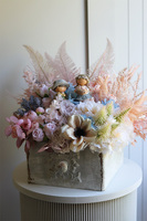 Dzieci z Kwiatami, kompozycja kwiatowa w szufladzie