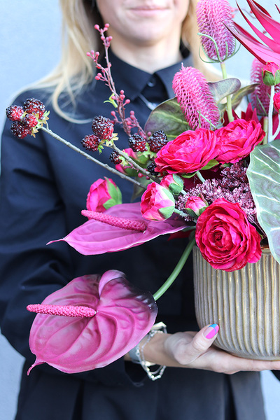 Bordona Krolewska, nowoczesna kompozycja kwiatowa, wym.46x55x32cm