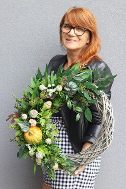 Zielona Jesień, asymetryczny jesienny wianek z dyniami, rozp.55cm   