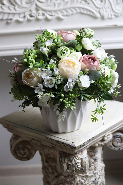 Beigetra, kompozycja kwiatowa