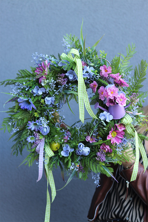 Ogrodniczka Ewa, wianek dekoracyjny na drzwi