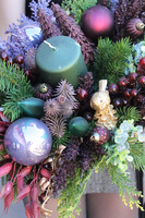 Deluxe Nera 2, fioletowy stroik świąteczny