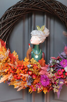 Perfect Lady, asymetryczny jesienny wianek z lalką