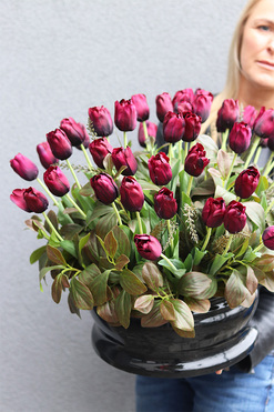 Bordo Tulips Amsterdam, dekoracja nagrobna z tulipanami, wym.45x40cm