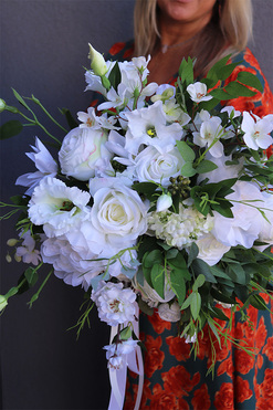 Malediwy White S, biały bukiet kwiatów, wys.52cm 