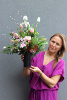 Różowa Przestrzeń, bukiet nagrobny we wkładzie do wazonu