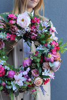Różowe Lato, wianek na drzwi z polnymi kwiatami	