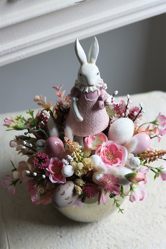 dekoracja wielkanocna wzłotej donicy Pink Bunny Girl