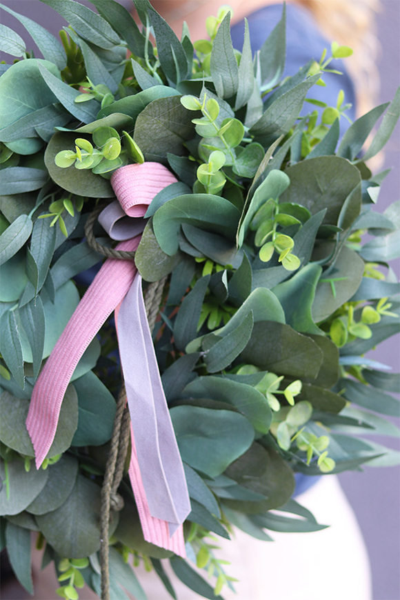 Gedrua 2, zielony wianek na drzwi