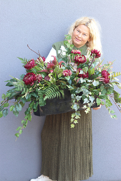 Astry Bordoste, kompozycja nagrobna w naczyniu