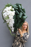 Broken Heart, wiązanka nagrobna w kształcie serca