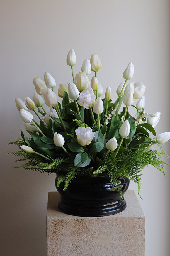 Tulipanowy Sen, dekoracja nagrobna z tulipanami