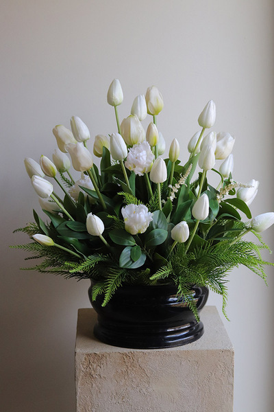 Tulipanowy Sen, dekoracja nagrobna z tulipanami