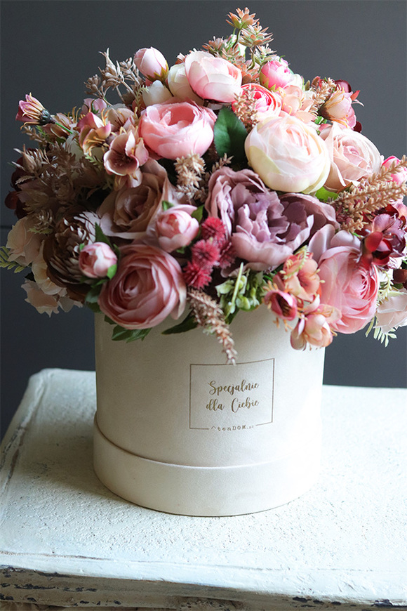 bajeczna kompozycja we flowerboxie Berrina Pink