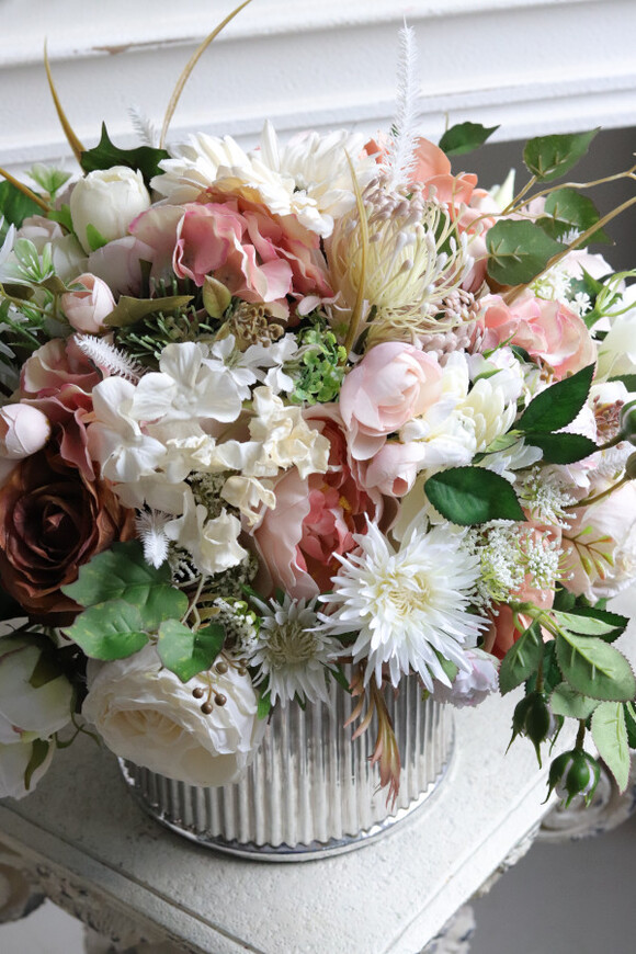 Tymona Dekore 2, kompozycja kwiatowa w naczyniu