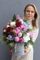 Delfinia, welurowy flowerbox wielkanocny, wym.52x40cm