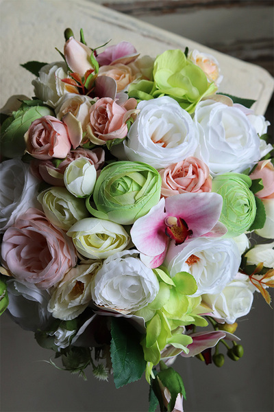 bogaty bukiet wiosennych kwiatów w szklanym wazonie, Hellissa Pink Orchid, wys.27cm  