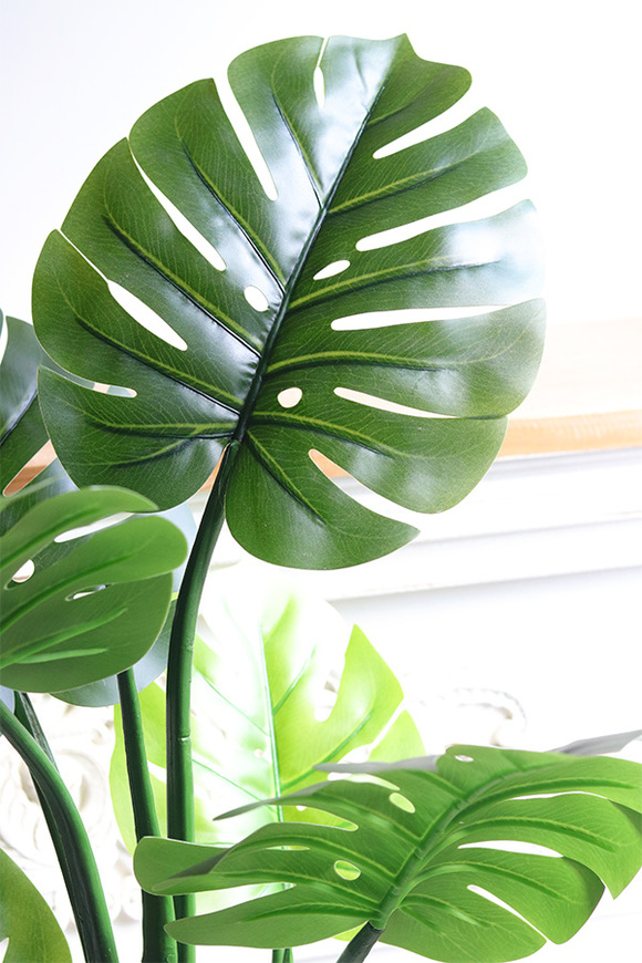 Monstera E, sztuczne drzewko w osłonce donicy
