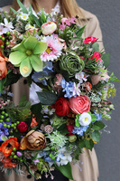 Nerrete, kwiatowy wianek na drzwi