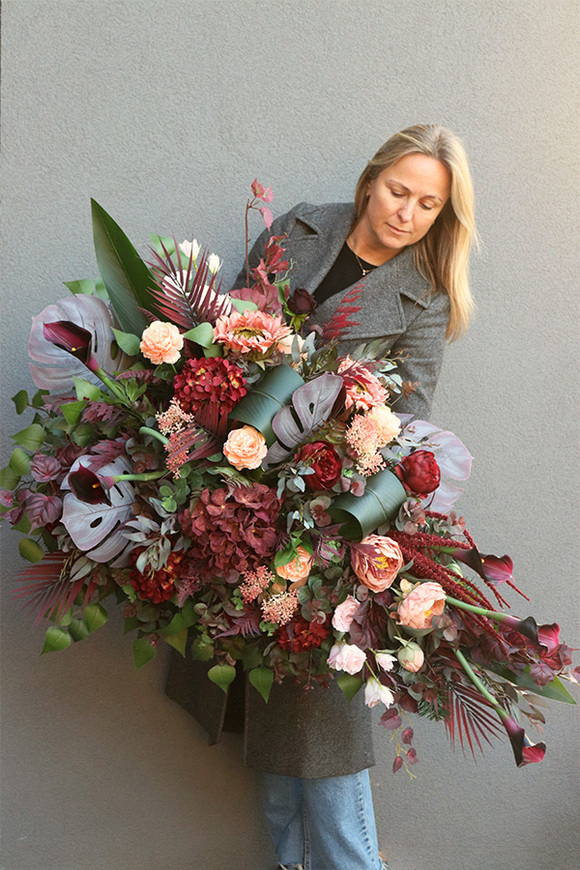 Benjamin, elegancka wiązanka nagrobna