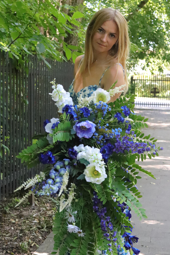 Bluetta Greddier, bukiet nagrobny do położenia