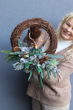 Reny Finland, asymetryczny zimowy wianek z reniferem, rozp.42cm 