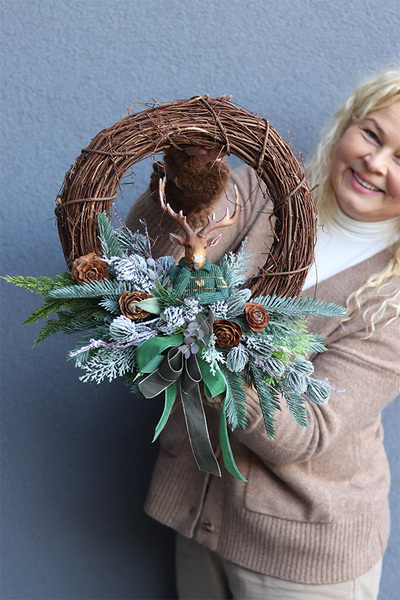 Ren Finland, asymetryczny zimowy wianek z reniferem